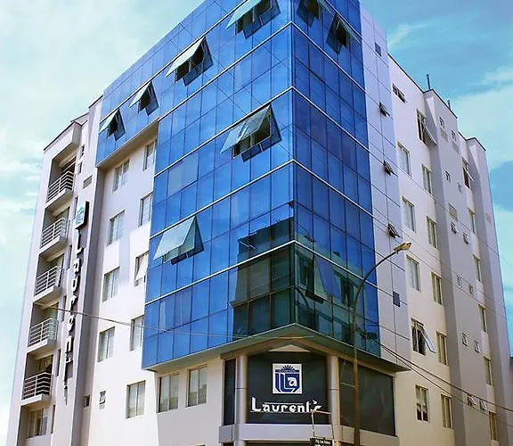Laurent\'S Deluxe Hotel