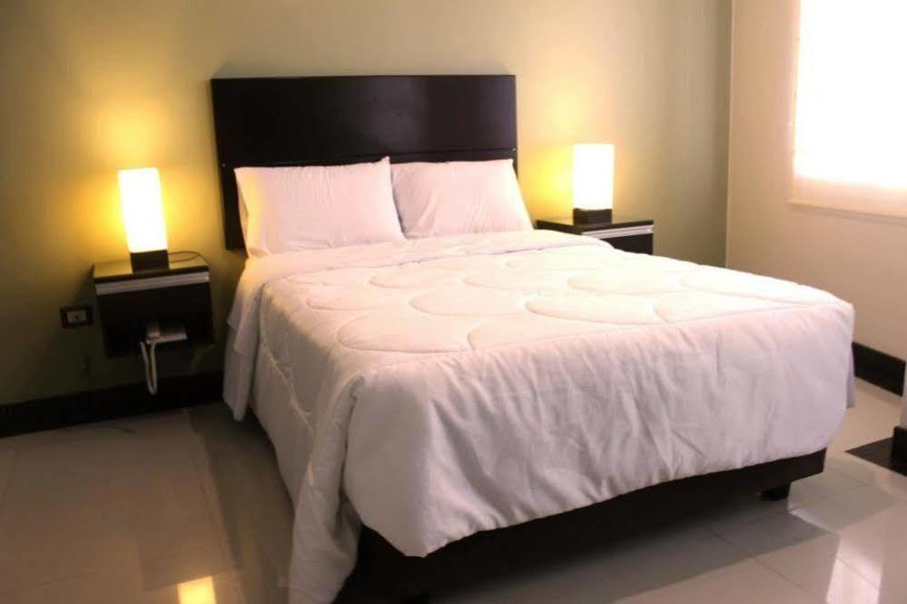 Laurent's Deluxe Hotel 3*